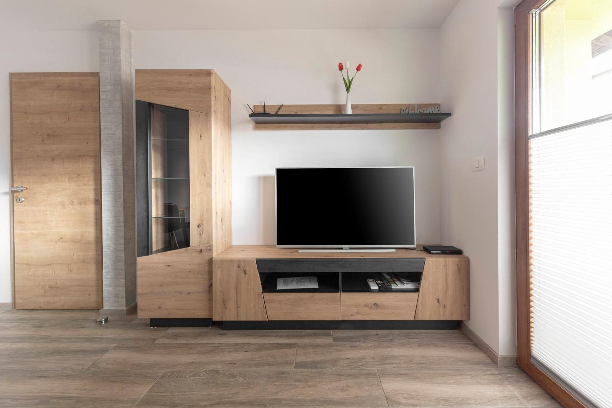 Apartmaji Hodak بوينج المظهر الخارجي الصورة