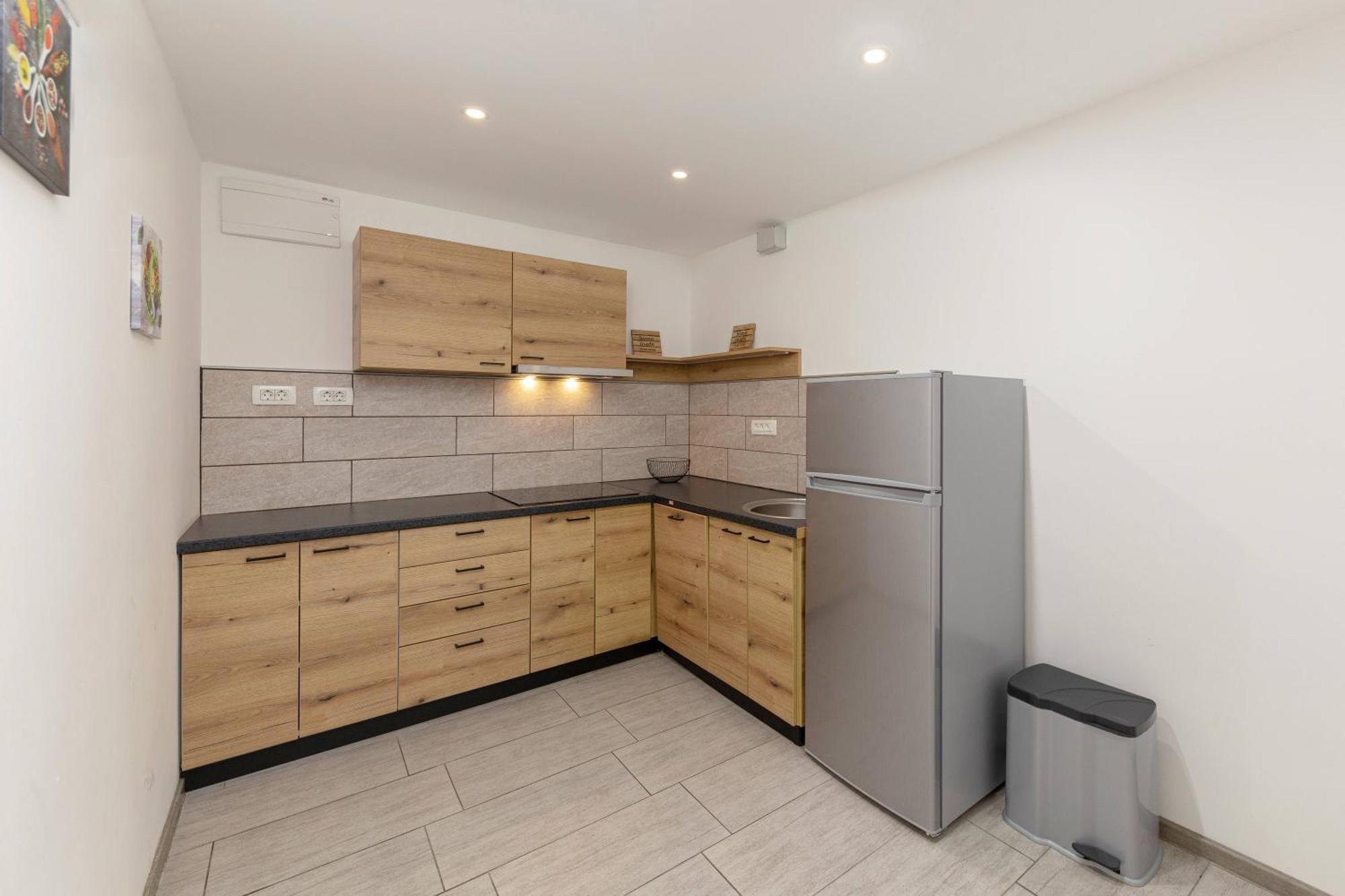 Apartmaji Hodak بوينج المظهر الخارجي الصورة